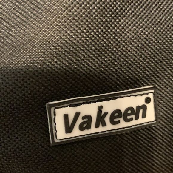 VAKEEN Trunk organizer. Opens up for mini compartment/storage spaces - Picture 2 of 3